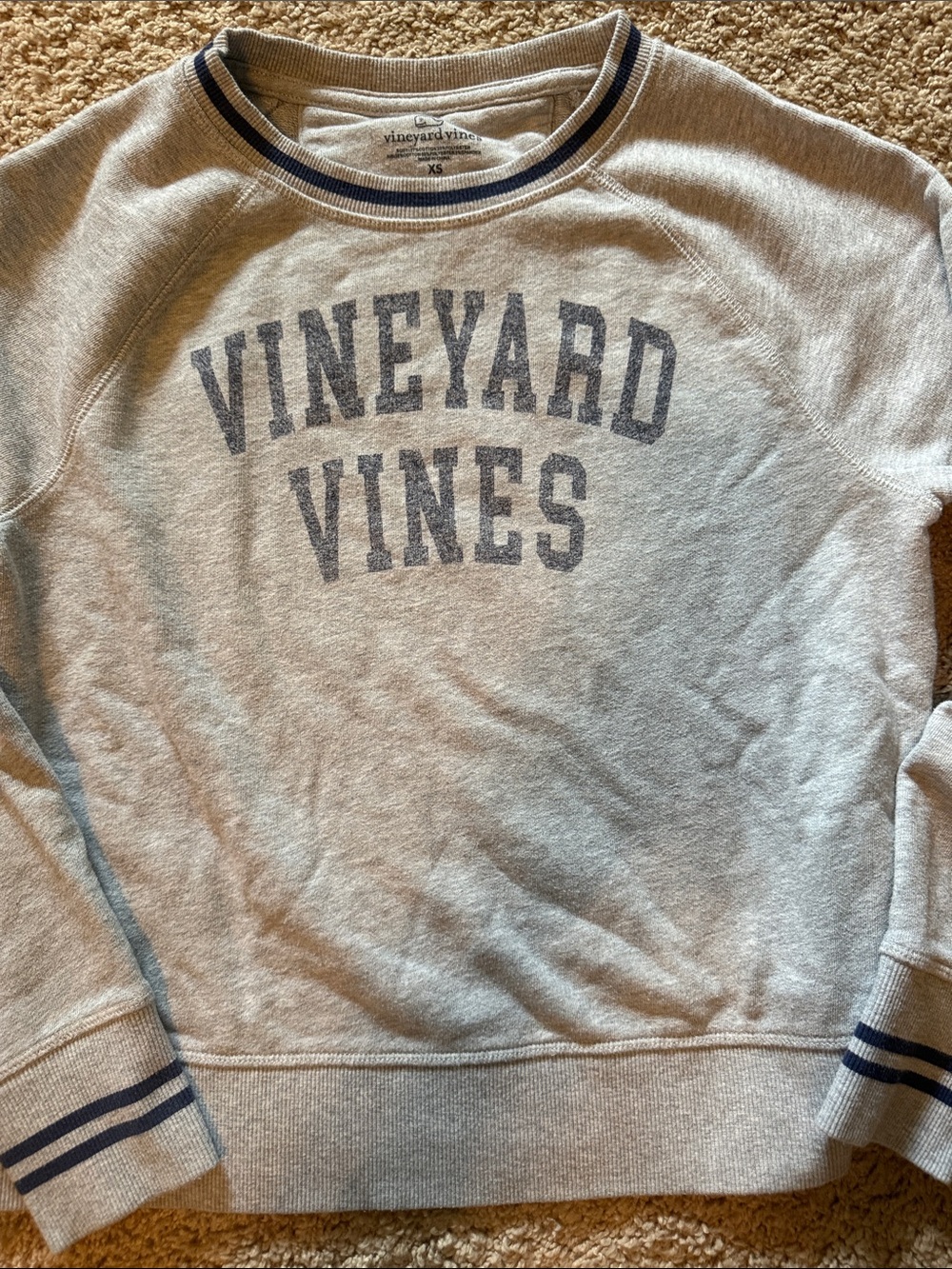 Vineyard Vines Light Gray Crewneck Sweatshirt with Navy Trim